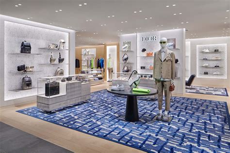 dior isetan tokyo shinjuku photos
